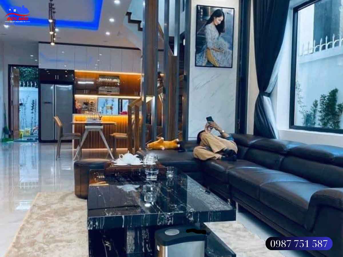 Thi công nhà phố hiện đại có sân thượng đẹp cho gia đình anh Dũng Quận 9